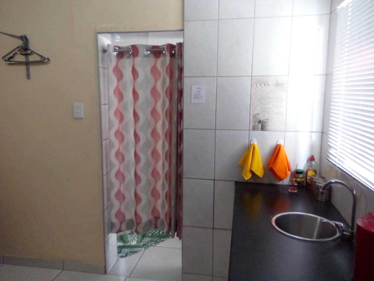 The Croc Guest House 斯普林斯 外观 照片