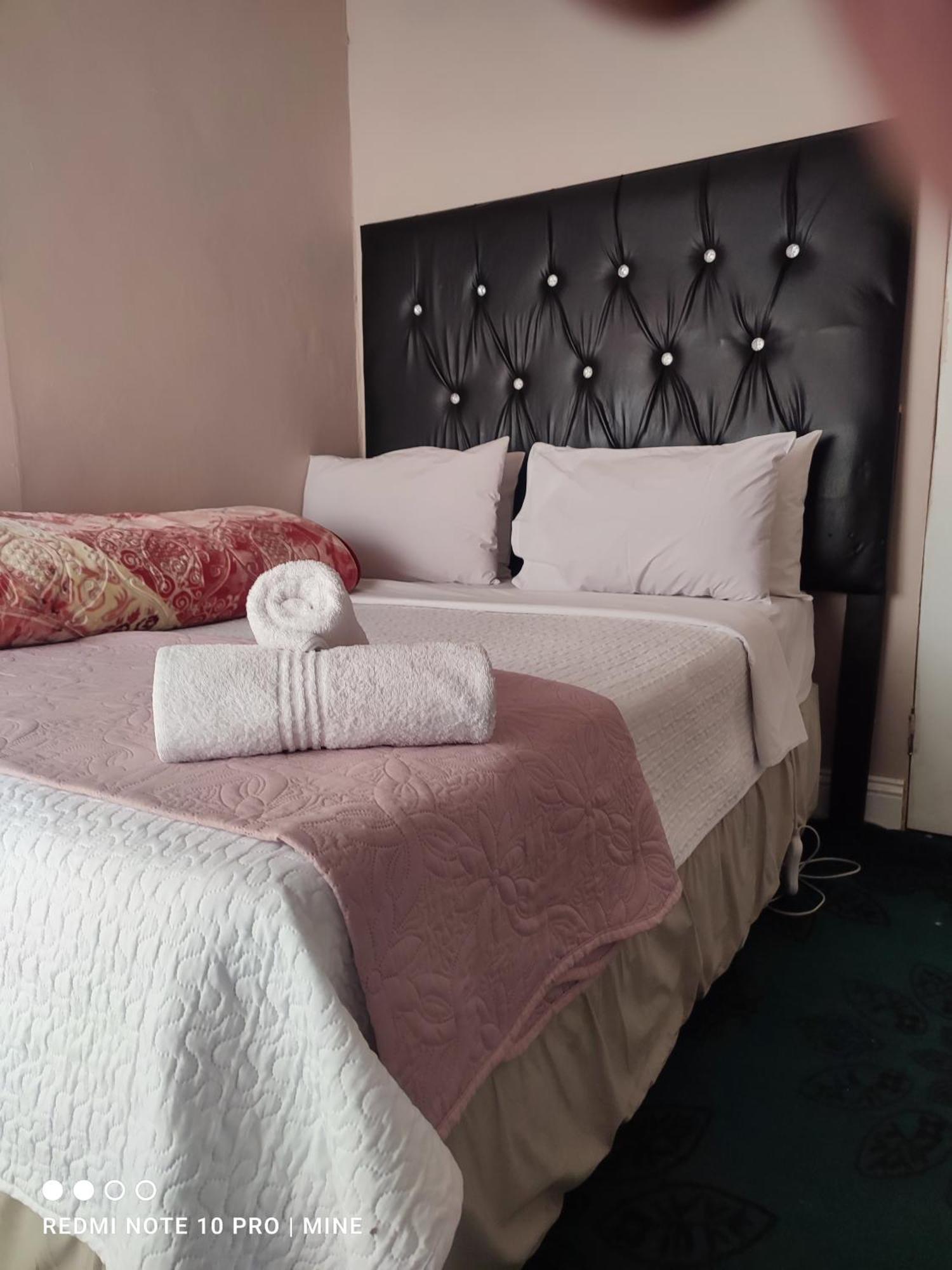 The Croc Guest House 斯普林斯 外观 照片