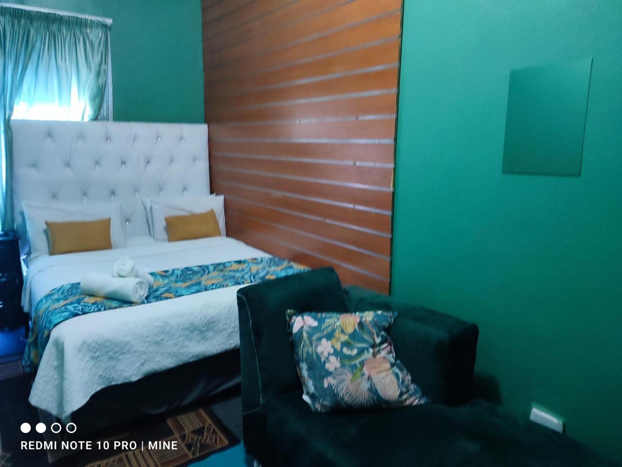 The Croc Guest House 斯普林斯 外观 照片